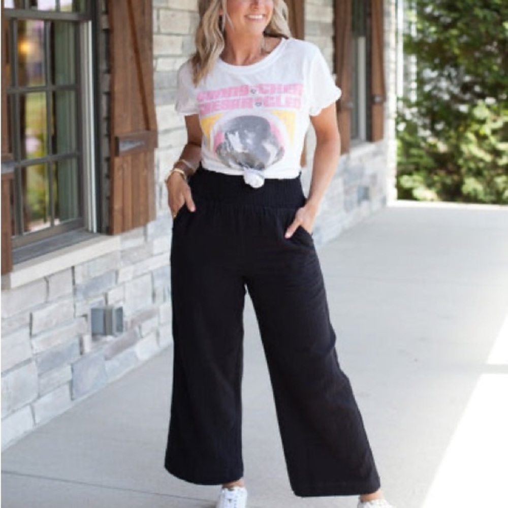 Black Smocked Lined Linen Capri Pants